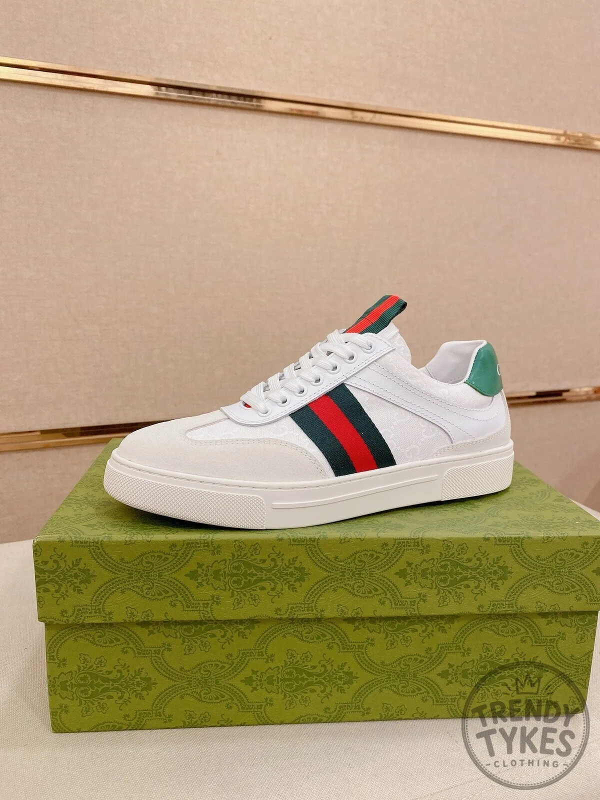 Gucci White Leather Stripe Accent Sneakers 7 Gucci White Leather Stripe Accent Sneakers