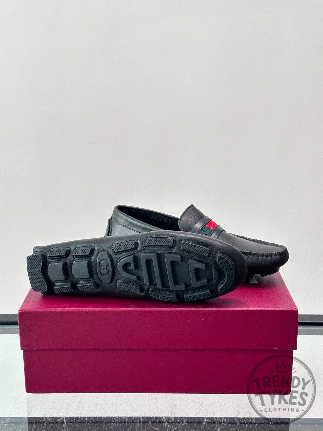 Gucci Black Leather Loafers with Green and Red Web Stripe 9 Gucci Black Leather Loafers with Green and Red Web Stripe